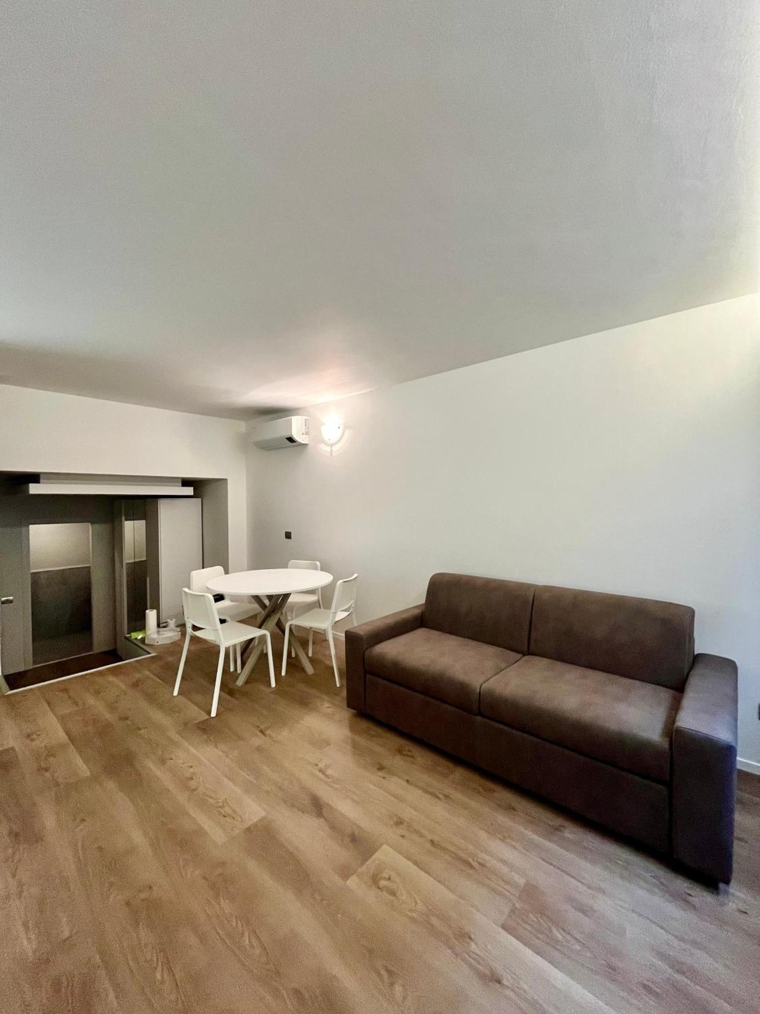 Central Side Apartment Milan Luaran gambar