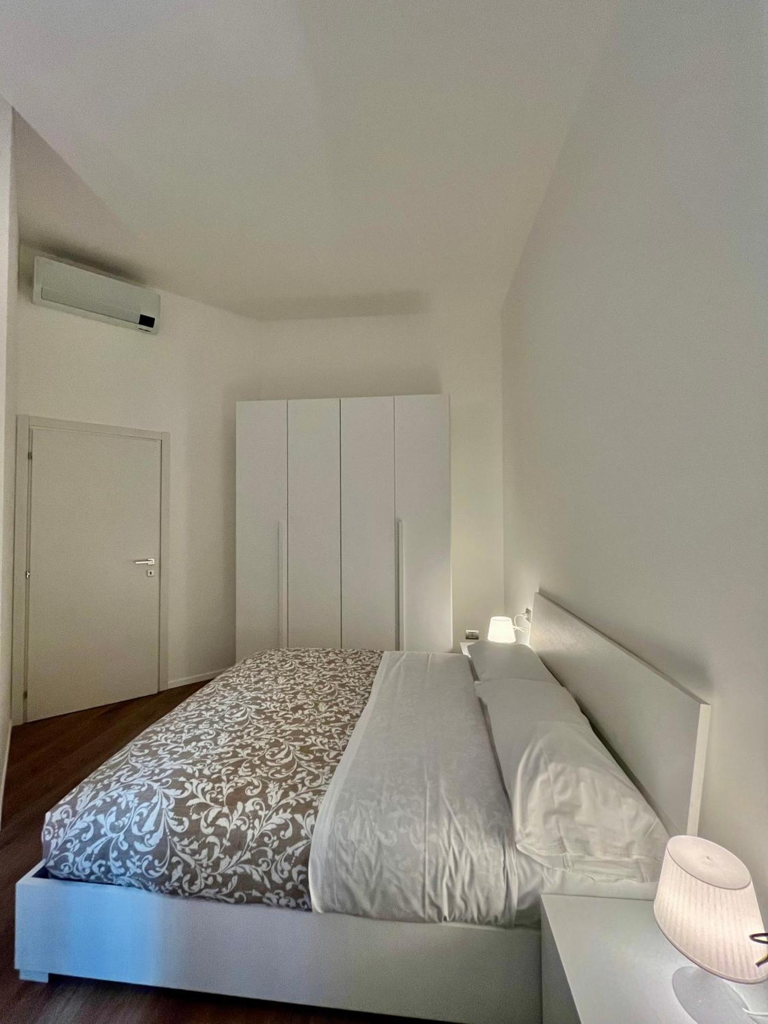 Central Side Apartment Milan Luaran gambar