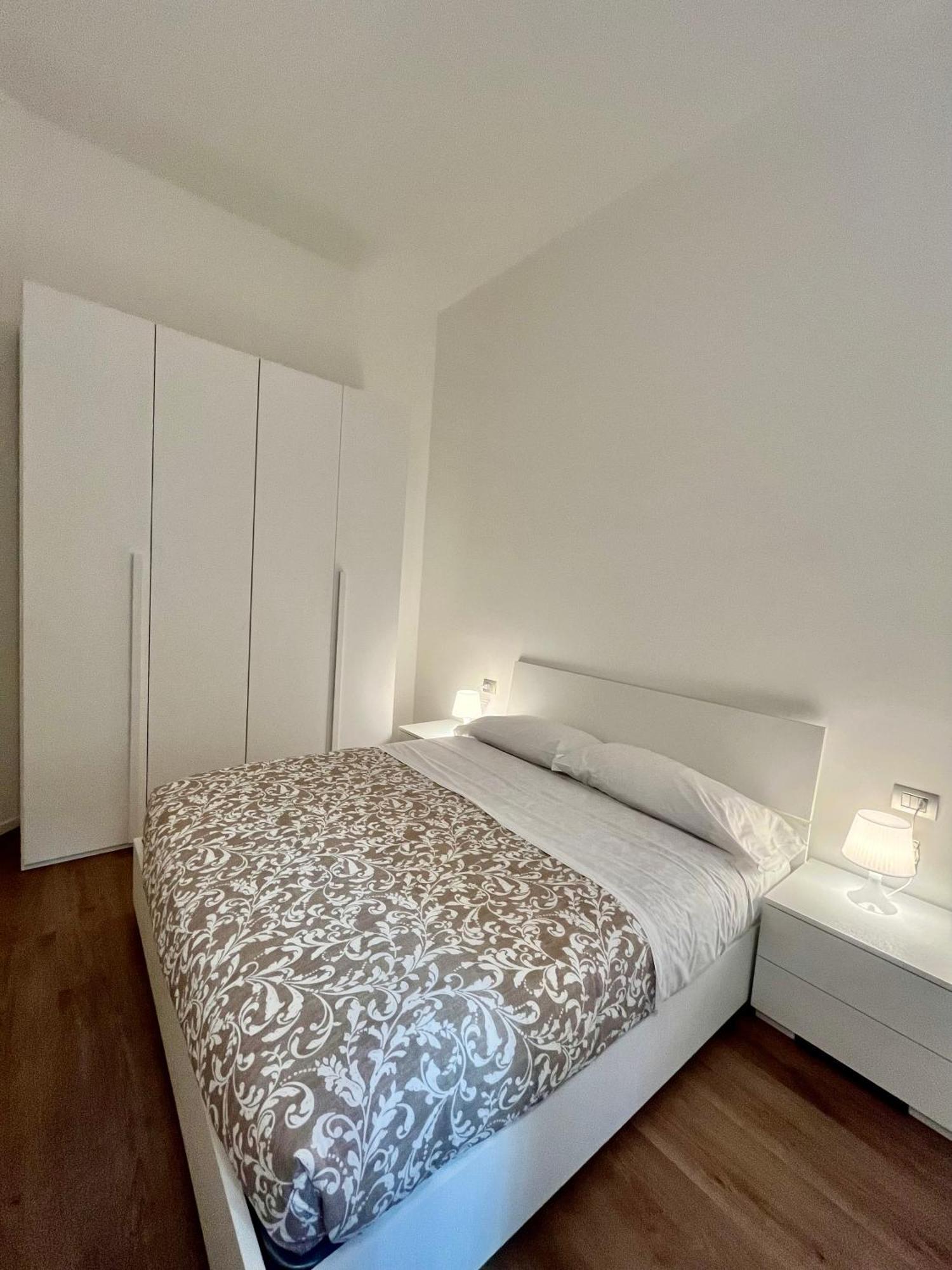 Central Side Apartment Milan Luaran gambar